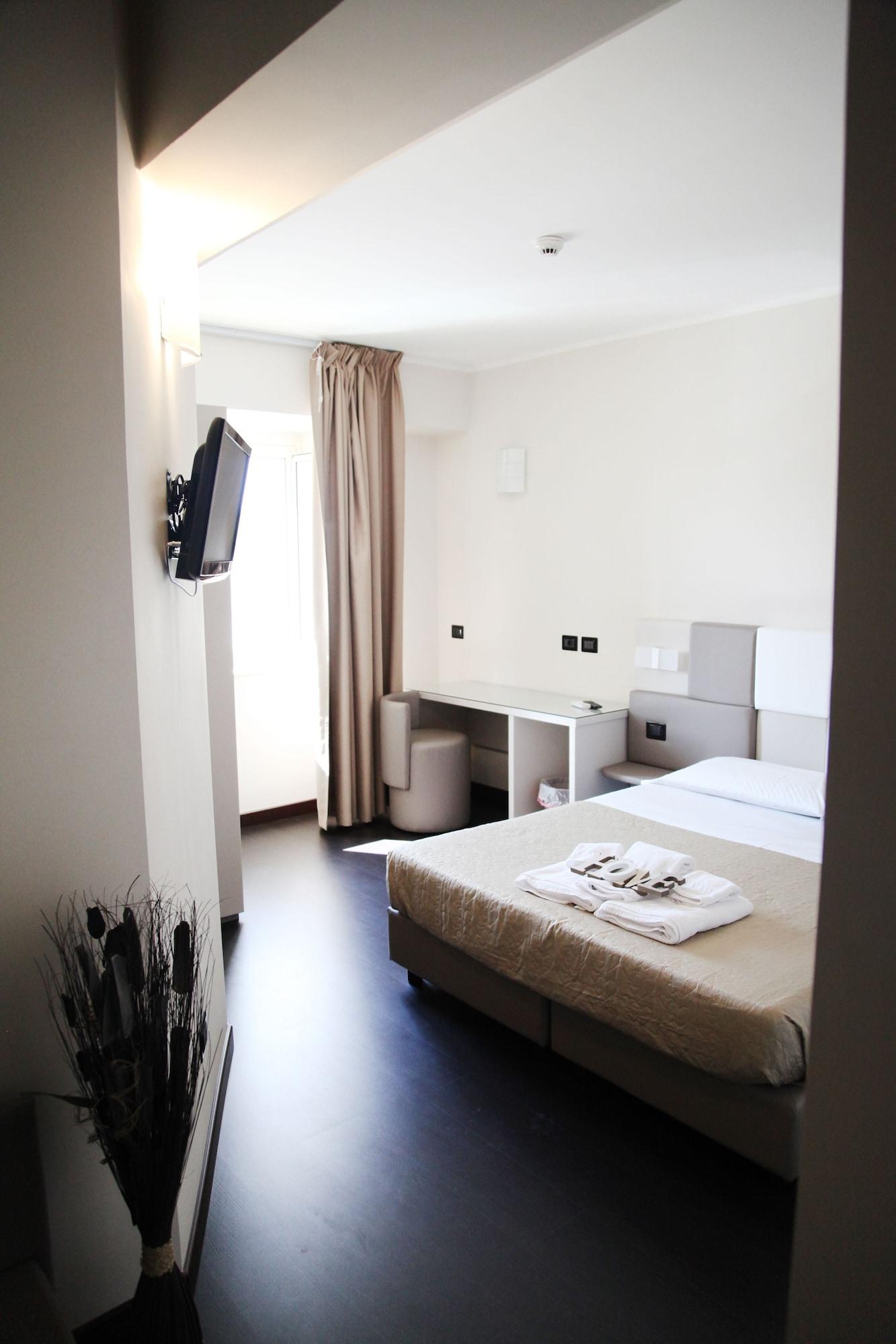 Hotel Sogni D'oro Airport 3*